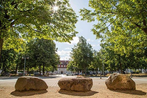 Steine auf Platz